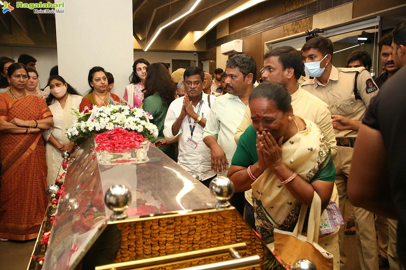 Superstar Krishna Parthiva Deham At Padmalaya Studios For Fans Visit