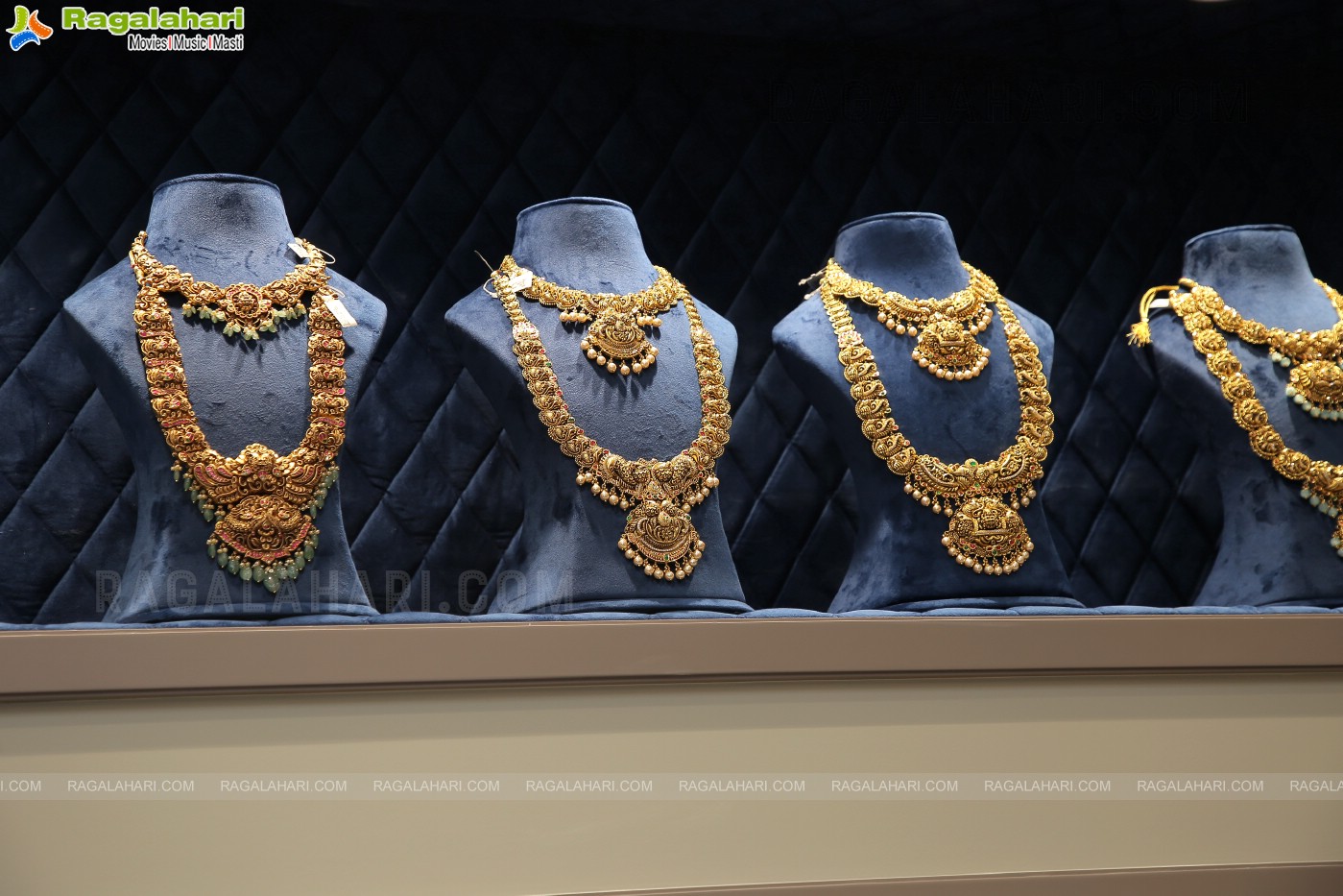 Manepally Jewellers 5th Showroom Curtain Raiser and Jewellery Showcase