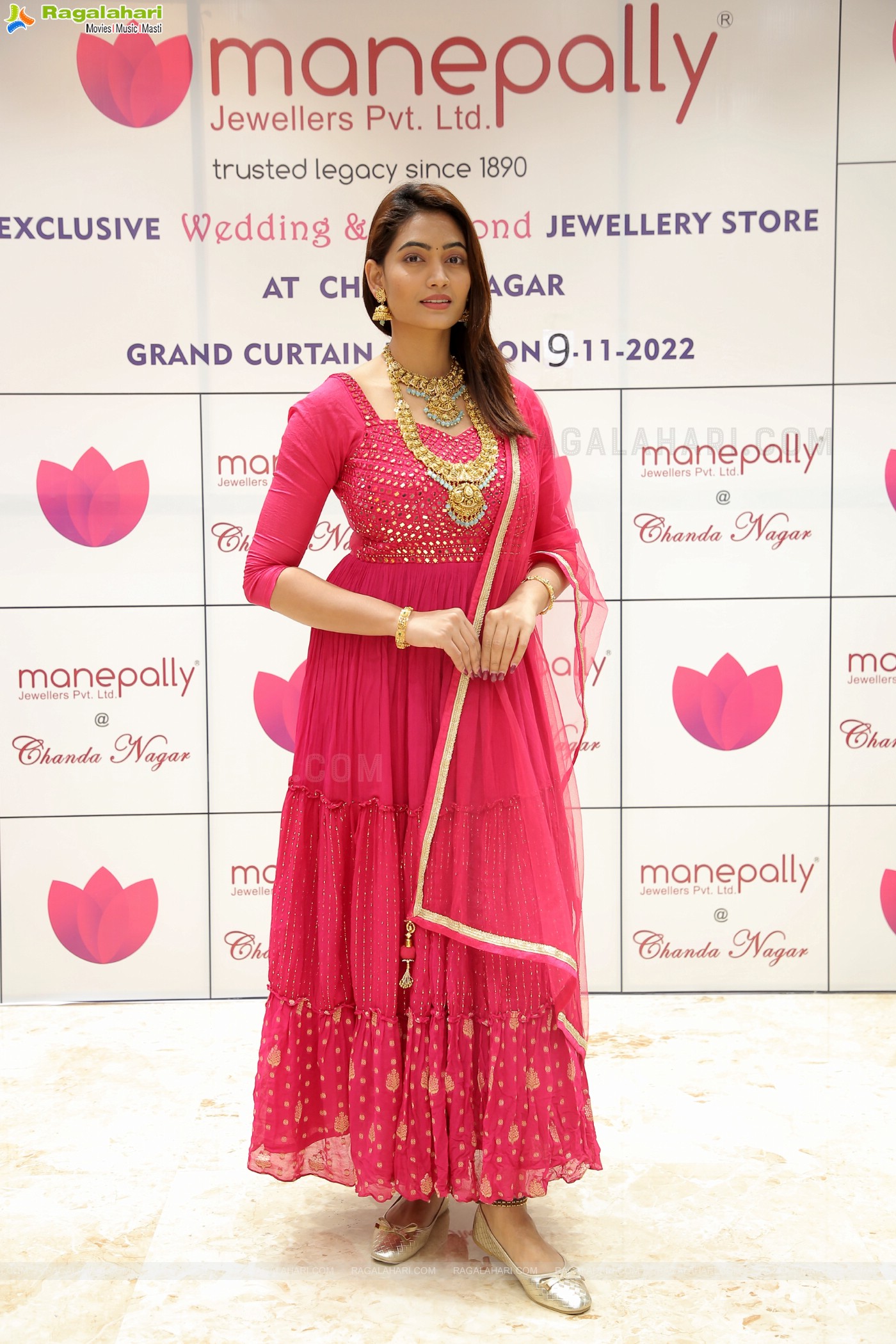 Manepally Jewellers 5th Showroom Curtain Raiser and Jewellery Showcase