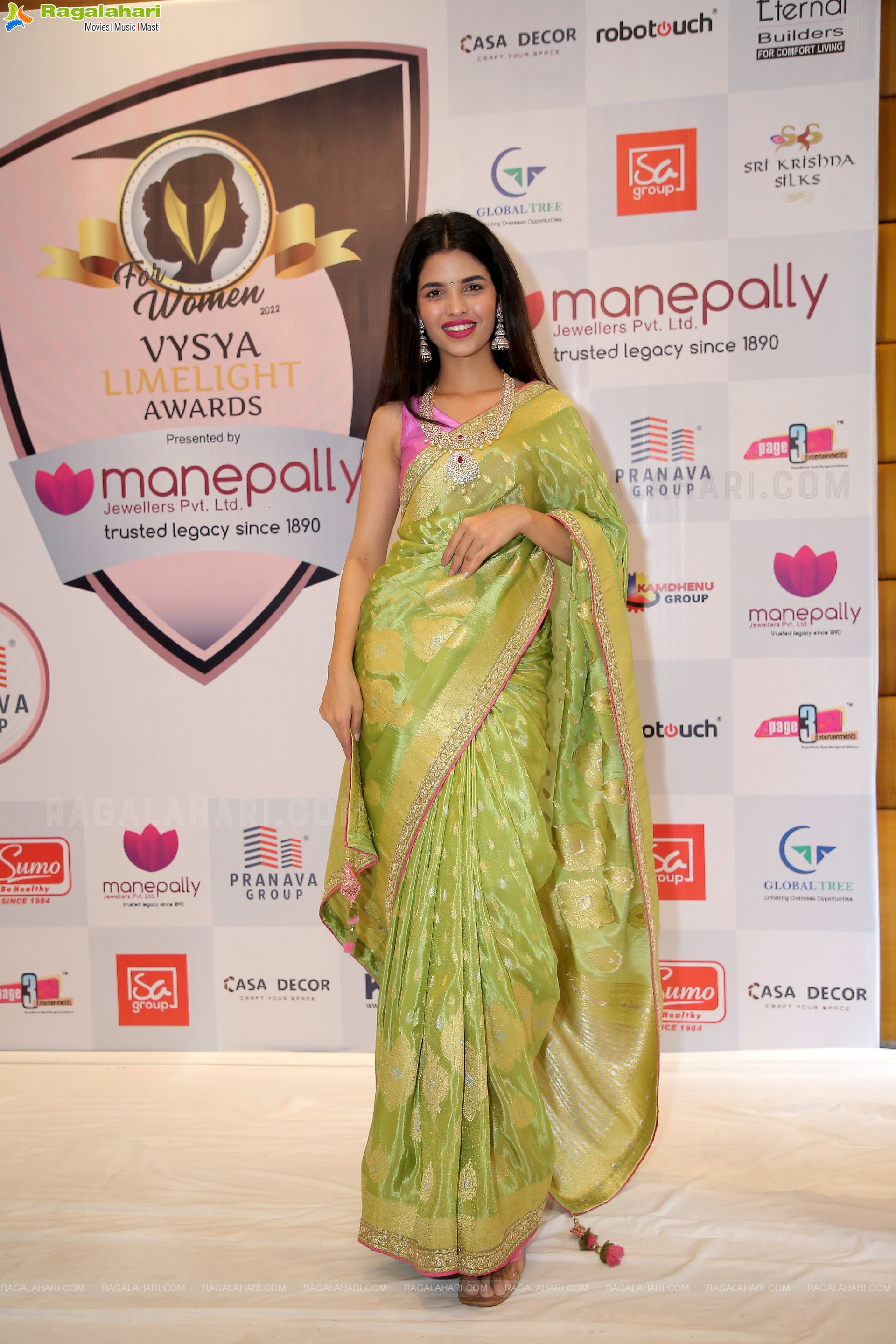 Manepally Jewellers Unveils Its Exclusive Jewellery Collection