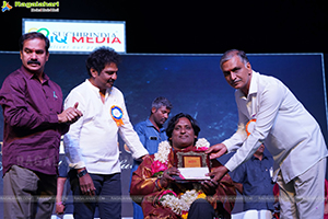Aruna Roy receives Sankalp Kiron Puraskar