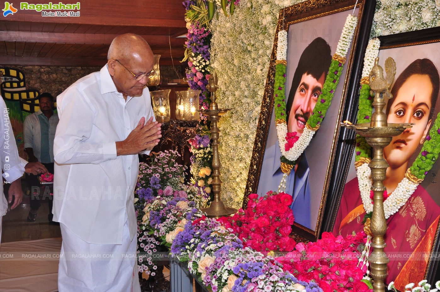 Mahesh Babu Remembers father Krishna on his first death anniversary