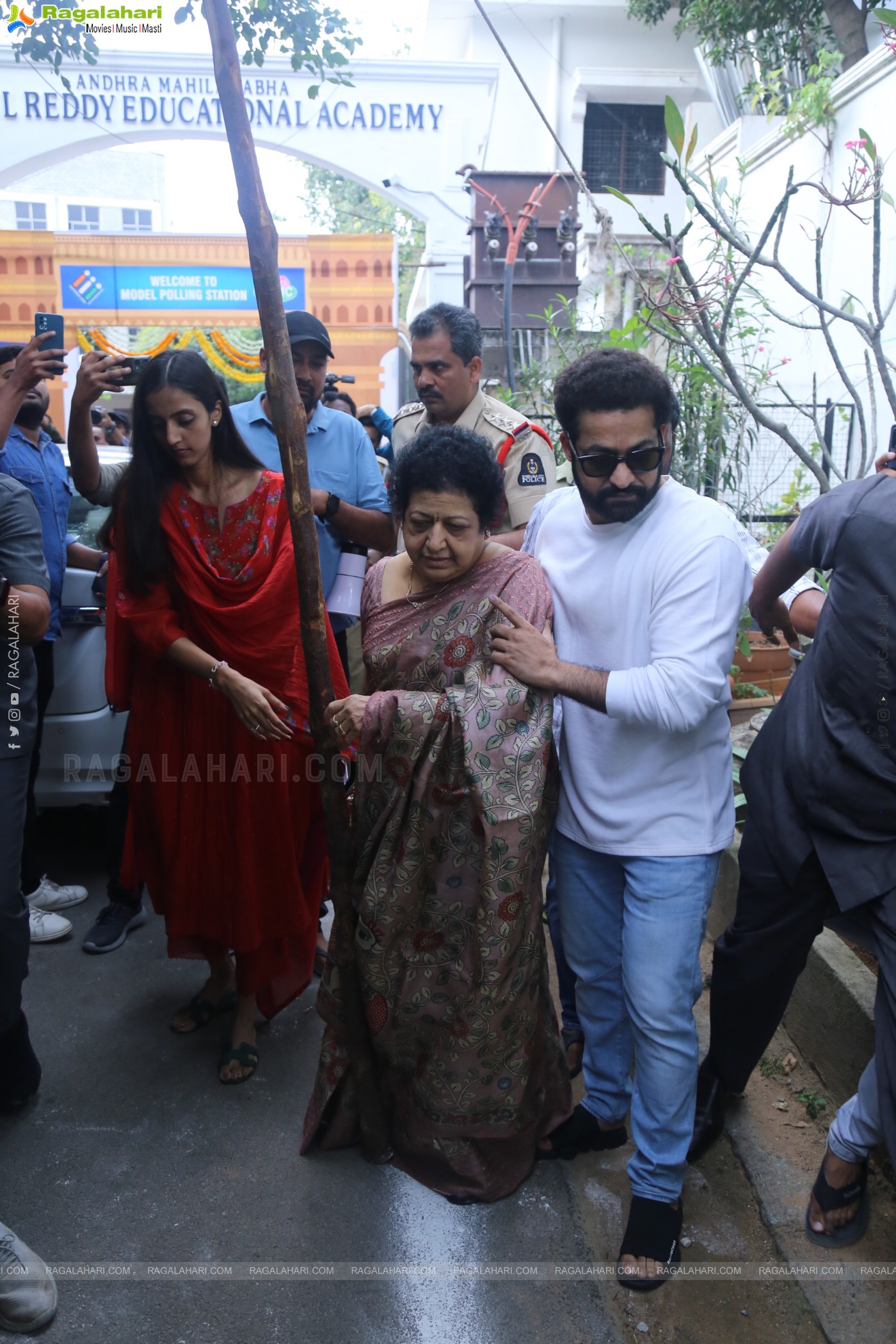 Telangana Assembly Elections 2023: Tollywood film celebs cast their vote, Hyderabad