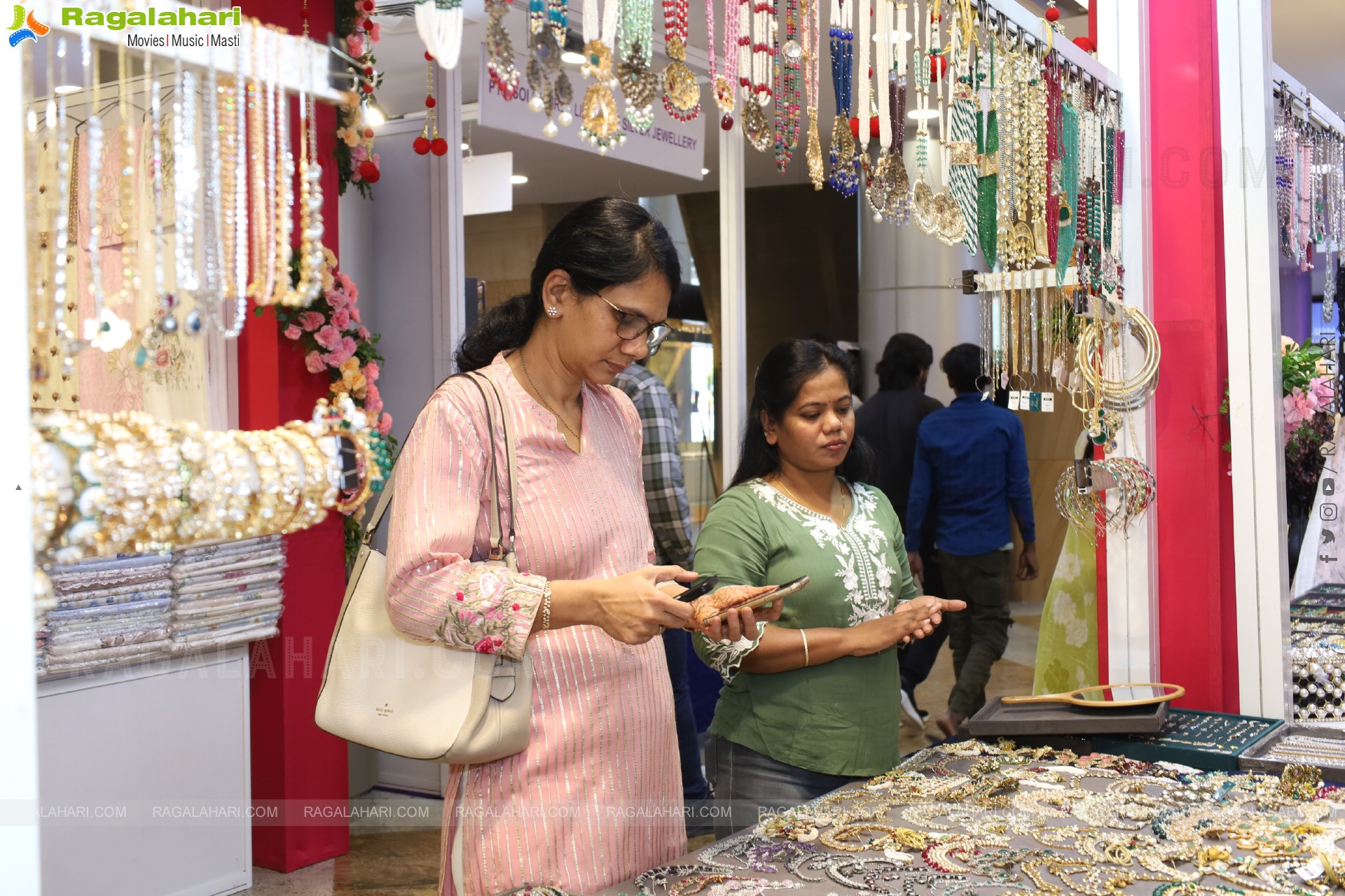 Hi Life Exhibition: Grand Launch and Fashion Special Exhibition 