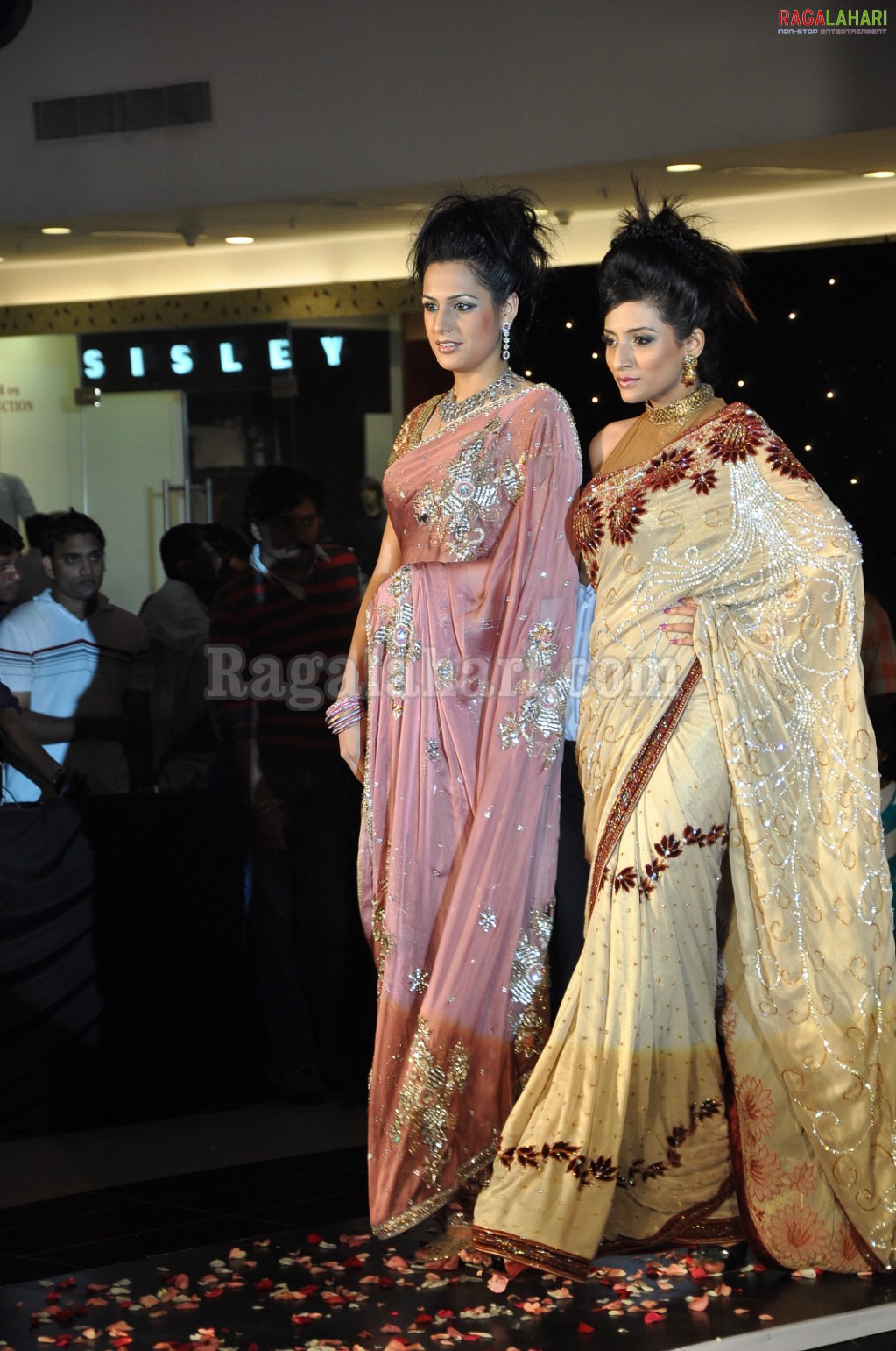 Kalanikethan Grandeur Fashion Show at GVK One, Hyderabad