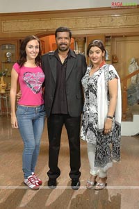 Posani Krishna Murali, Aarti Agarwal