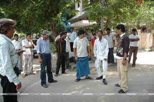 Rajendra Prasad, Hemanth, Rakesh, Sricharan, Ritu Chawla, Sneha Priya, Madhulatha, Snehitha