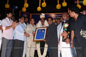 Allu Award 2010 presented to EVV Satyanarayana