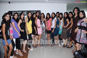 Miss Twin City 2010 Finalists Visit Paris De Saloon