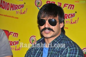 Ram Gopal Varma, Vivek Oberoi at Radio Mirchi