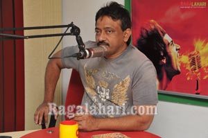 Ram Gopal Varma, Vivek Oberoi at Radio Mirchi