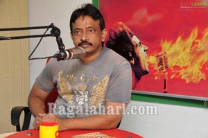 Ram Gopal Varma, Vivek Oberoi at Radio Mirchi