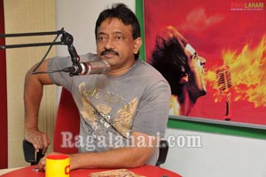 Ram Gopal Varma, Vivek Oberoi at Radio Mirchi