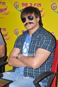 Ram Gopal Varma, Vivek Oberoi at Radio Mirchi