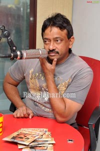 Ram Gopal Varma, Vivek Oberoi at Radio Mirchi
