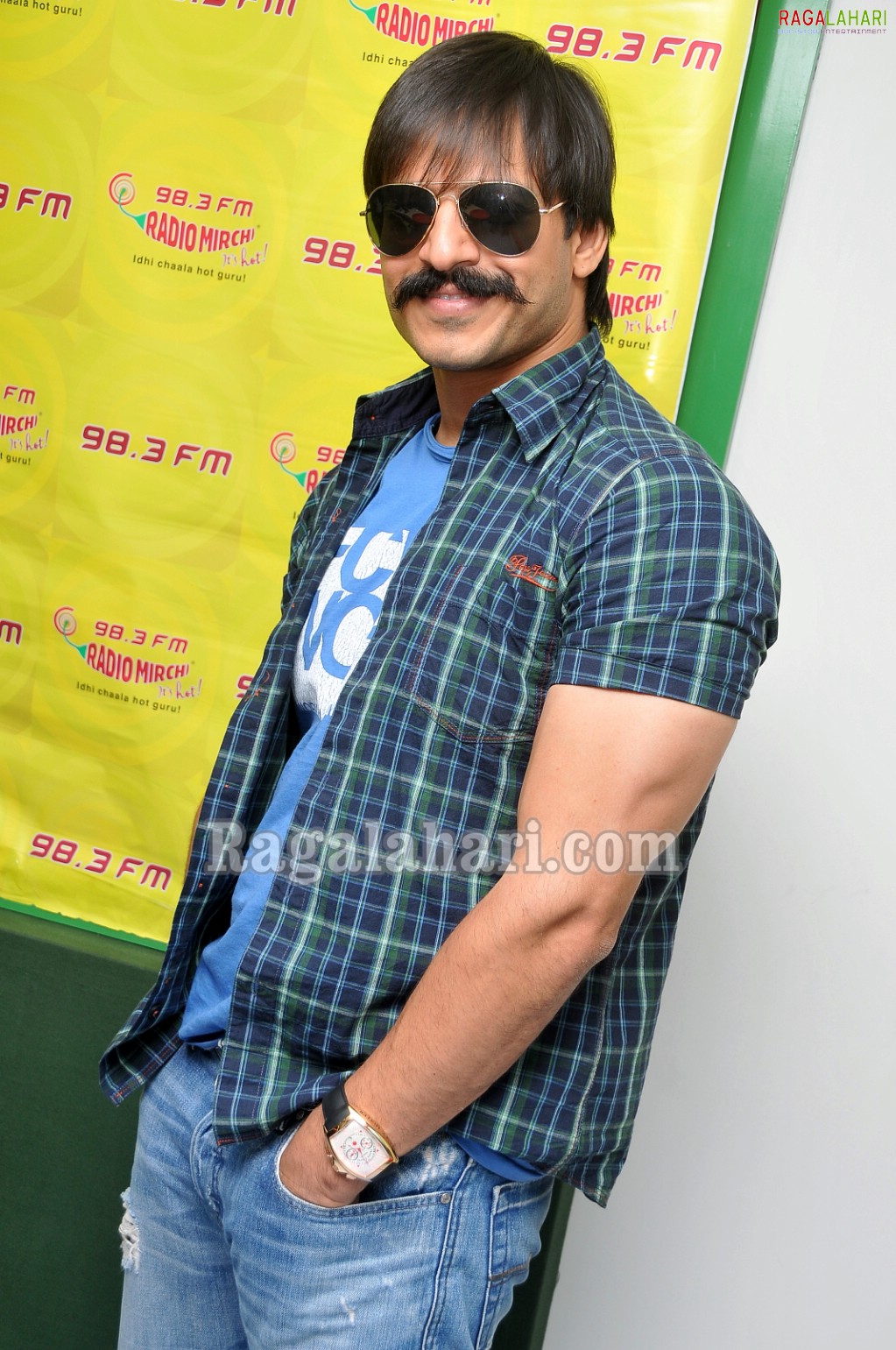 Rakta Charitra Promotion at Radio Mirchi, Hyd