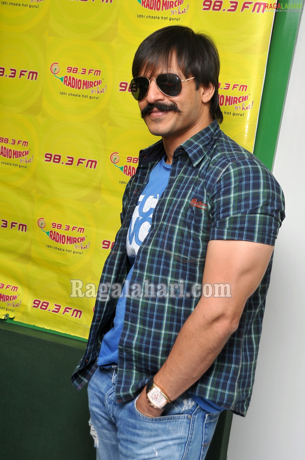 Rakta Charitra Promotion at Radio Mirchi, Hyd