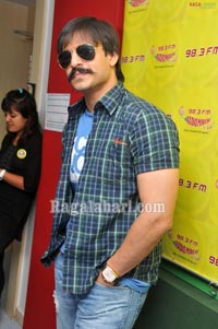 Ram Gopal Varma, Vivek Oberoi at Radio Mirchi