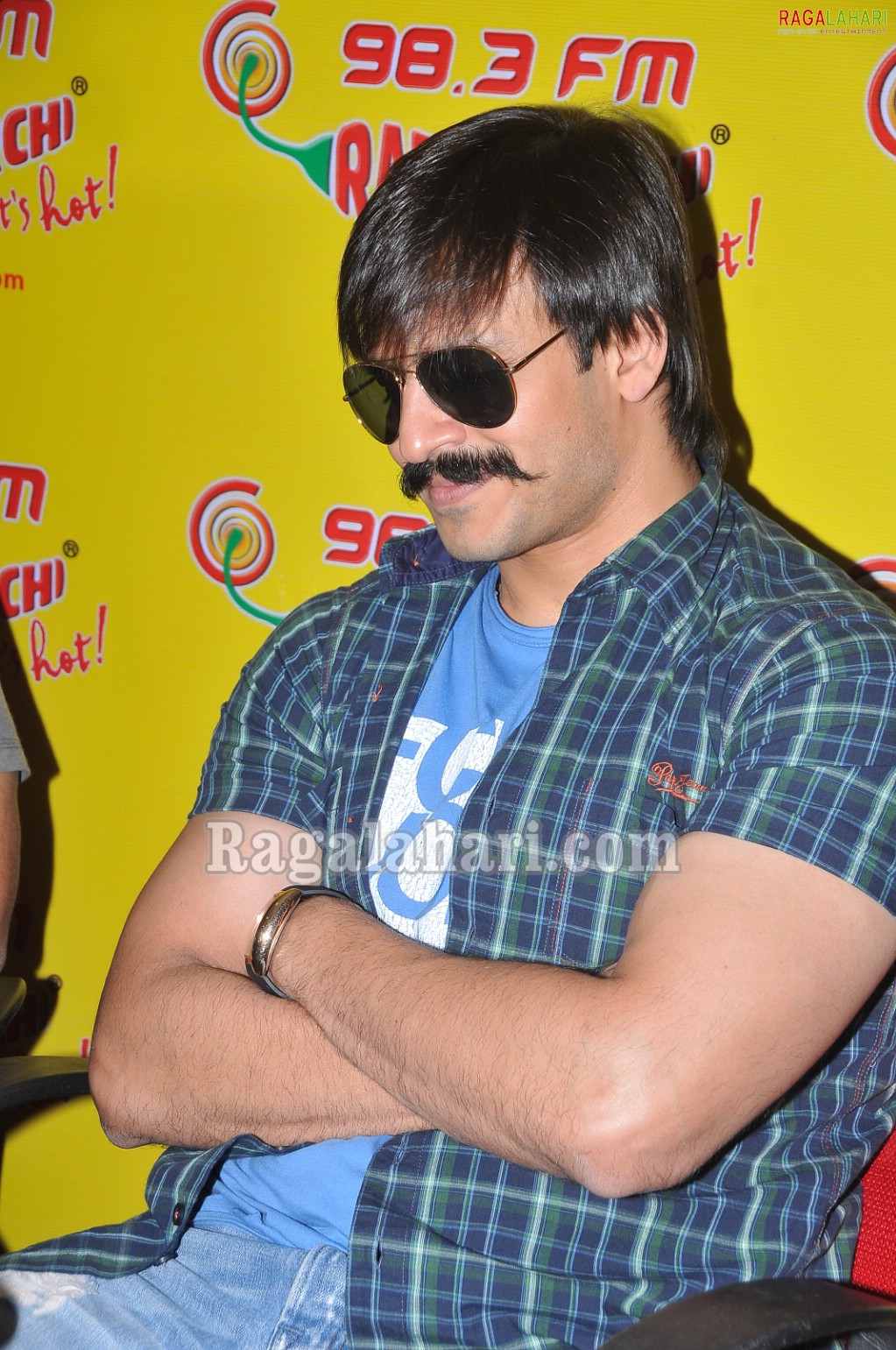 Rakta Charitra Promotion at Radio Mirchi, Hyd