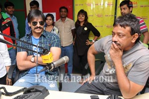 Ram Gopal Varma, Vivek Oberoi at Radio Mirchi