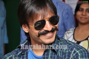 Ram Gopal Varma, Vivek Oberoi at Radio Mirchi