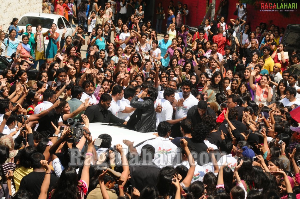 Ranbir Kapoor, Priyanka Chopra visits Villa Marie College 