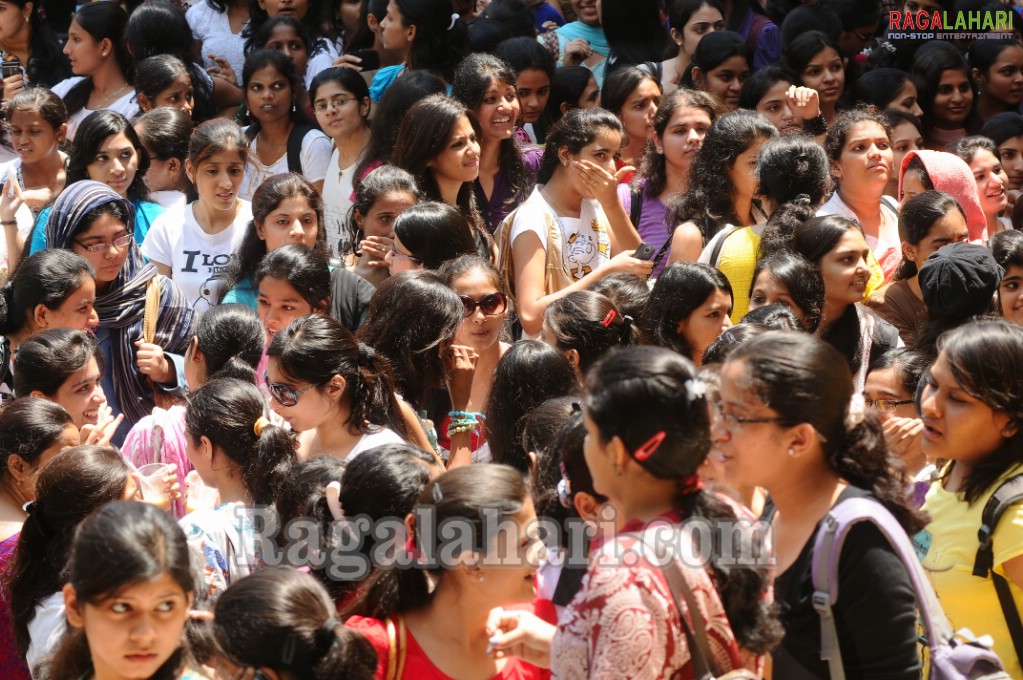 Ranbir Kapoor, Priyanka Chopra visits Villa Marie College 