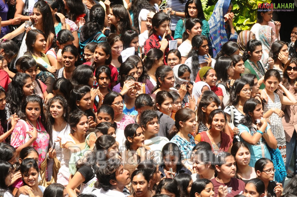 Ranbir Kapoor, Priyanka Chopra visits Villa Marie College 