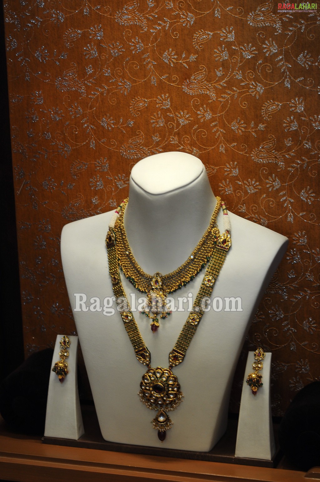 Tanishq Jewellers 'Queen of Diamond 2010' Bumper Draw