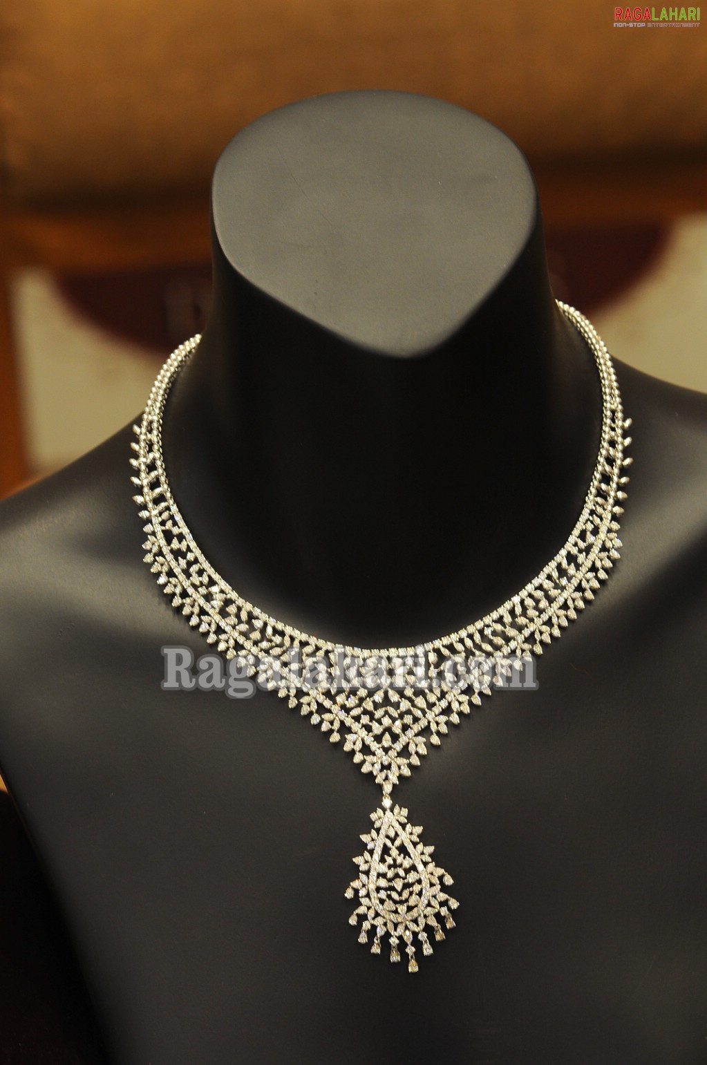 Tanishq Jewellers 'Queen of Diamond 2010' Bumper Draw
