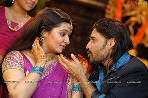 Mukul Anand, Aarthi Agarwal