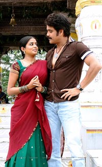 Nagarjuna, Anushka, Priyamani