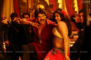 Nagarjuna, Anushka, Priyamani