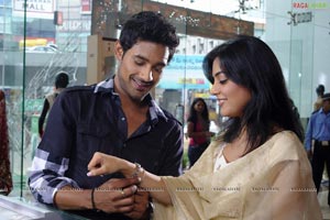 Varun Sandesh, Nisha Agarwal