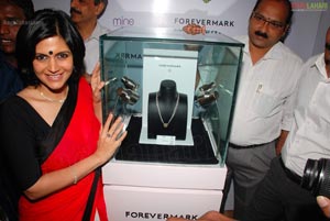 Mandira Bedi Showcases Forevermark Diamonds