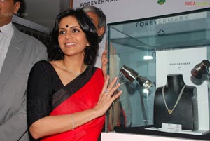 Mandira Bedi Showcases Forevermark Diamonds