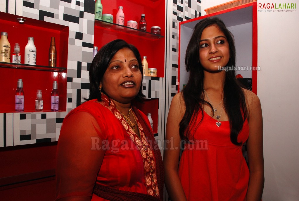 Suja's Beauty Care Training Institute & Mehandi School Launch
