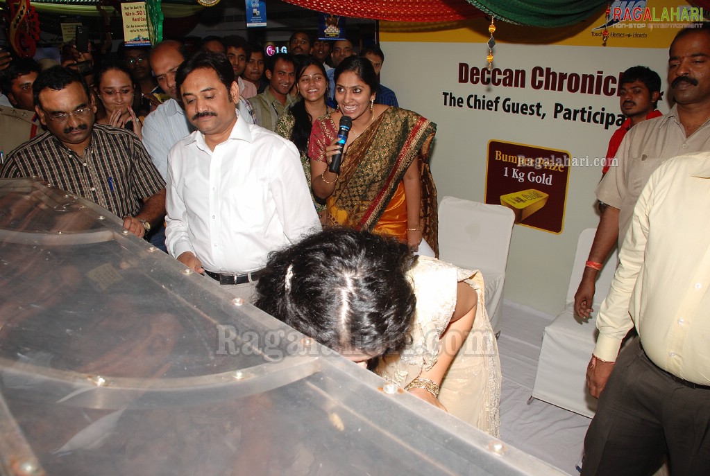 Taapsee at TMC for 1kg Gold Bumper Draw