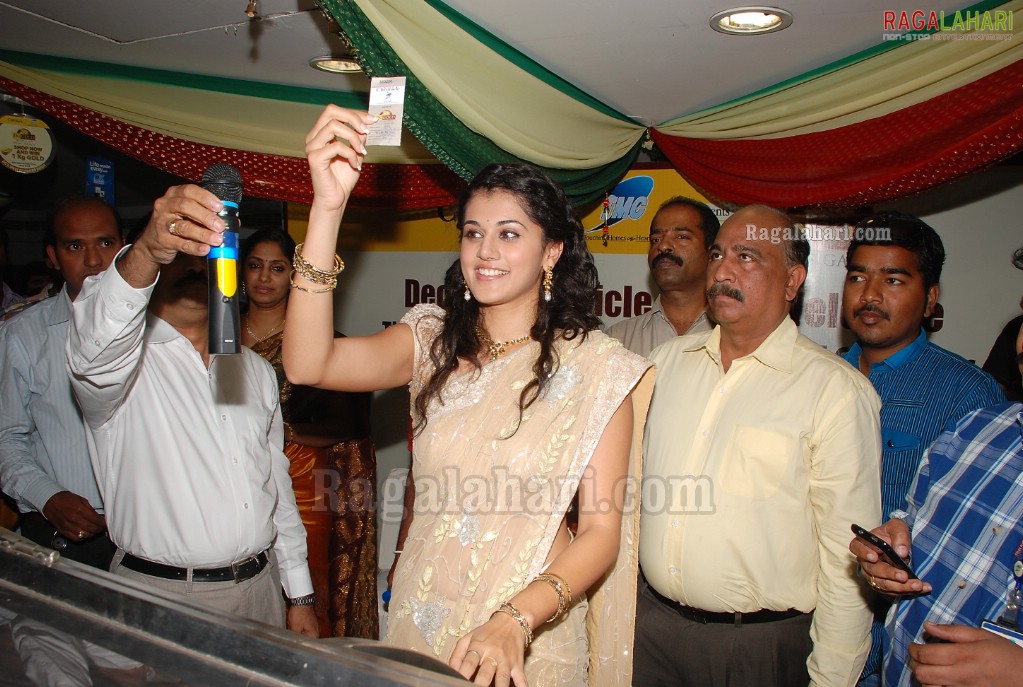 Taapsee at TMC for 1kg Gold Bumper Draw