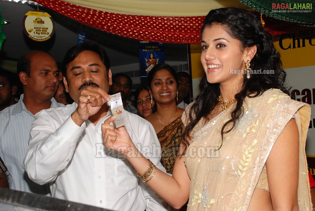 Taapsee at TMC for 1kg Gold Bumper Draw
