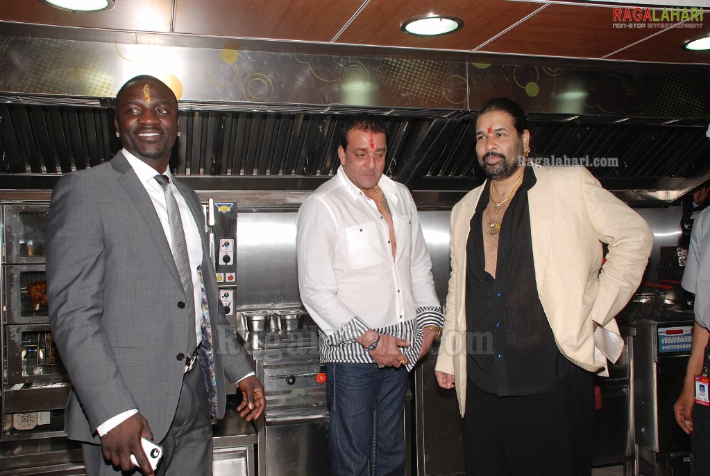 Sanjay Dutt & Akon Launches Venky's XPRS