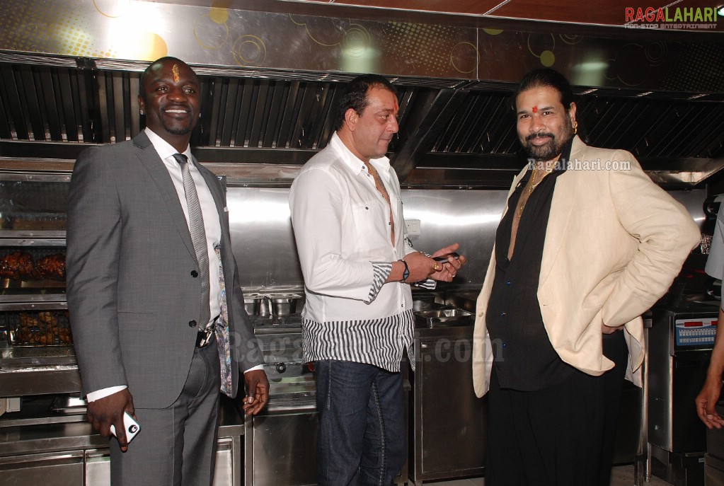 Sanjay Dutt & Akon Launches Venky's XPRS