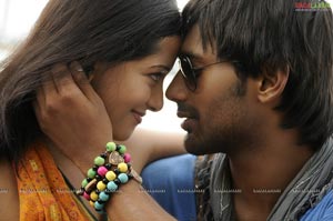 Varun Sandesh, Preethika Rao