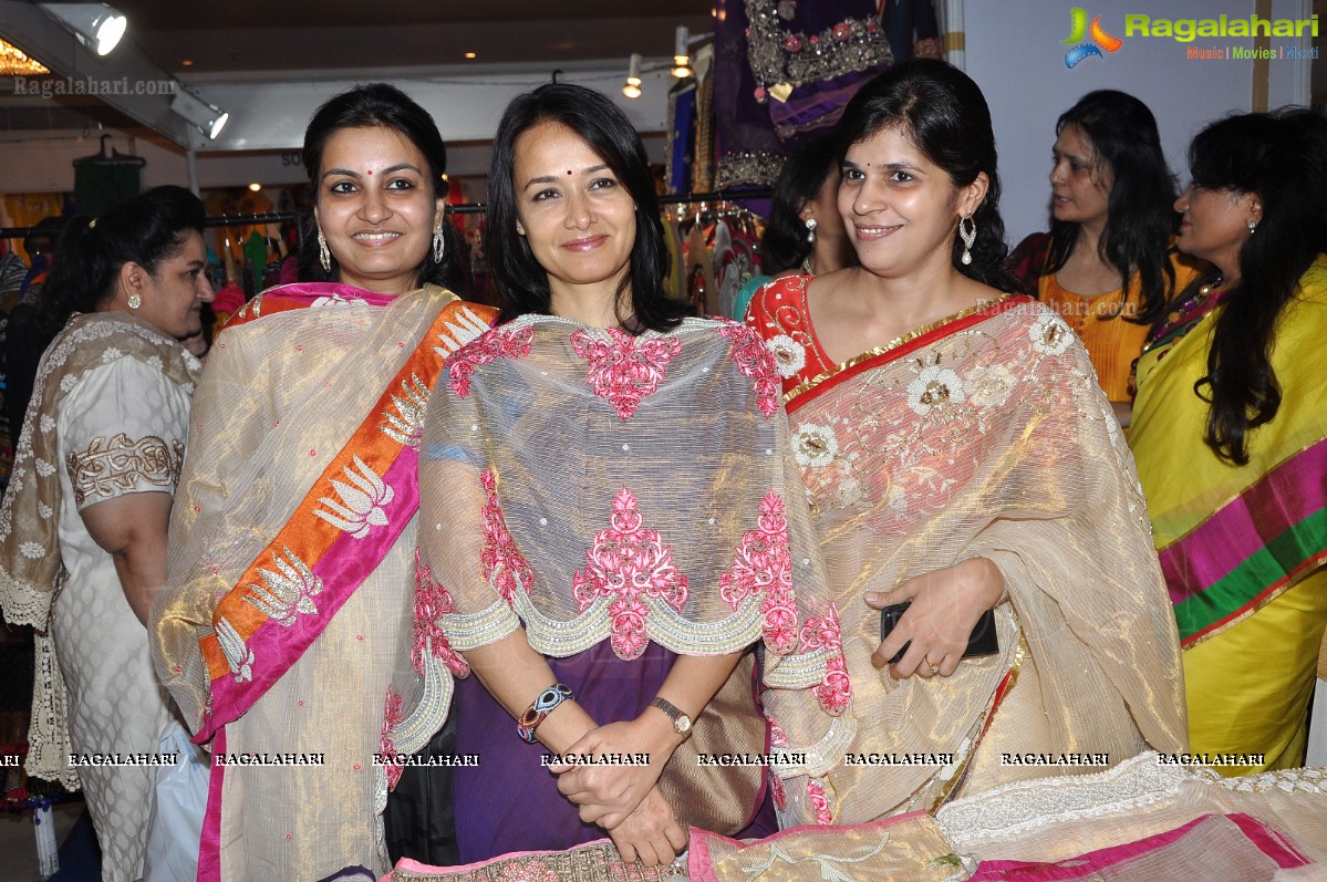 Amala launches Petals Exhibition, Hyderabad