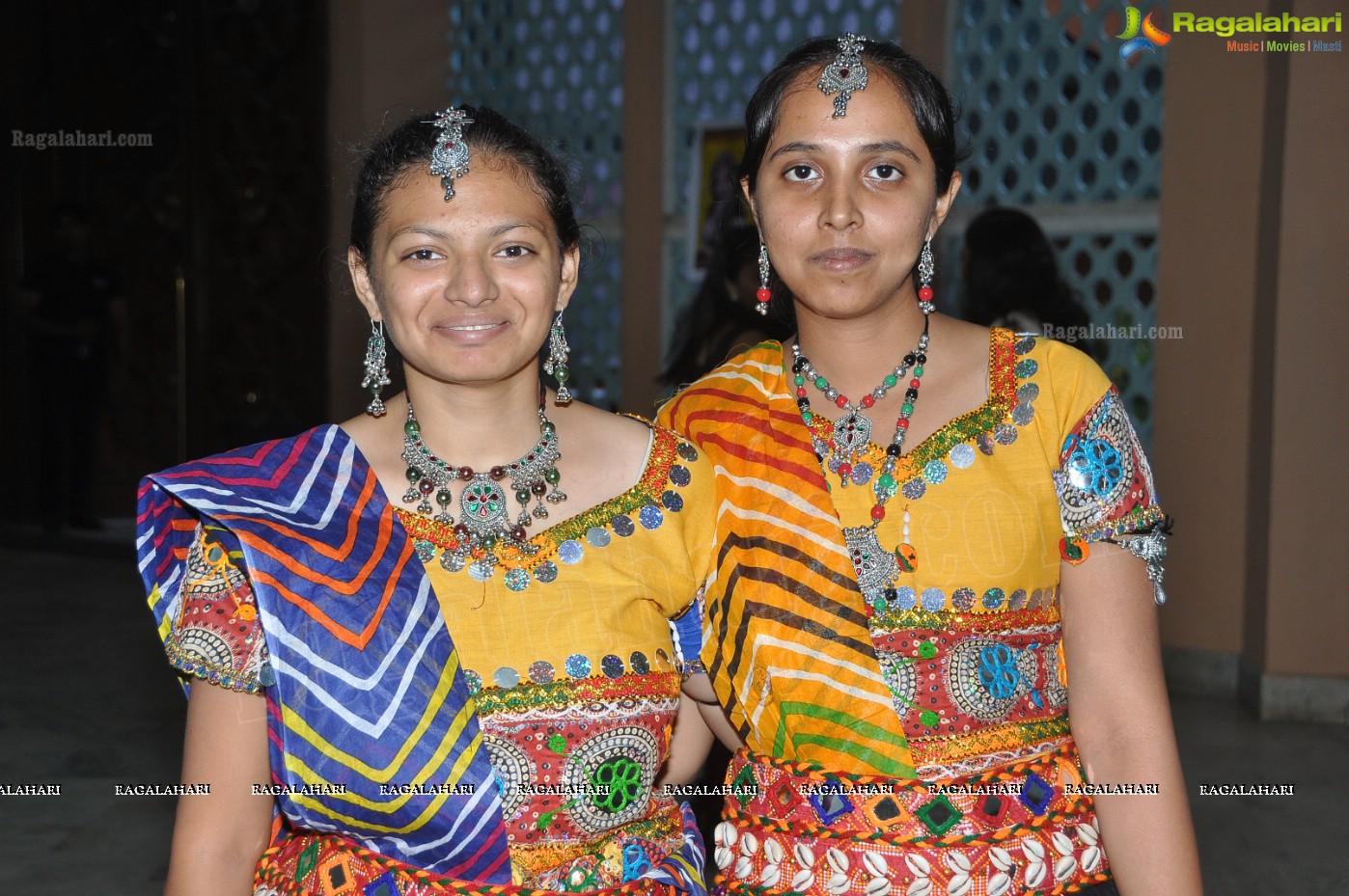 Bina Mehta, Minal Vakharia Presents Garba Raas Ni Ramzat, Hyderabad