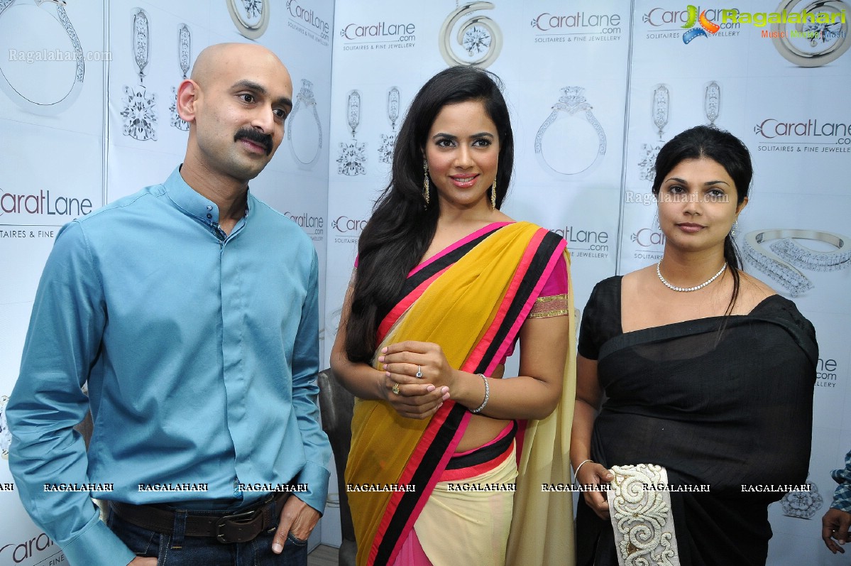 Sameera Reddy launches Solitaire Experience Lounge, Hyderabad