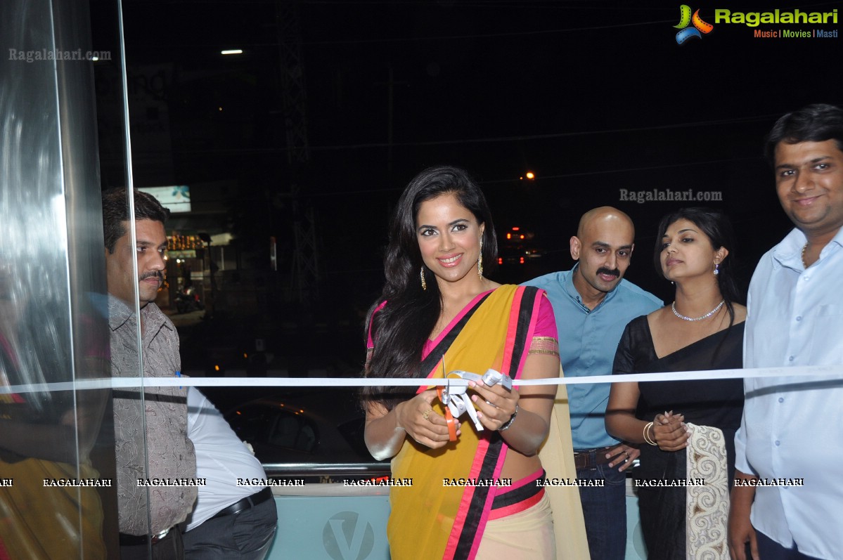 Sameera Reddy launches Solitaire Experience Lounge, Hyderabad