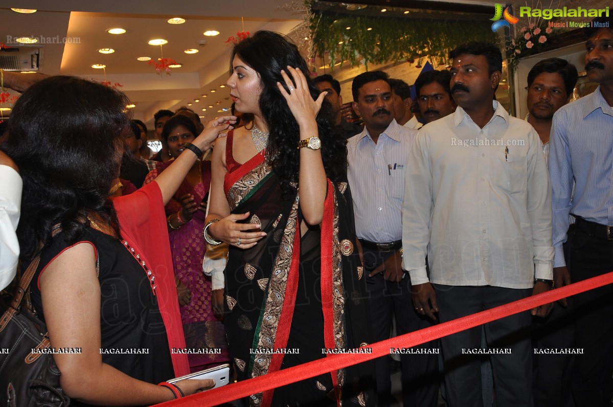 Kamna Jethmalani launches Diamond Jewellery Section at Saree Niketan Shopping Mall, Hyderabad