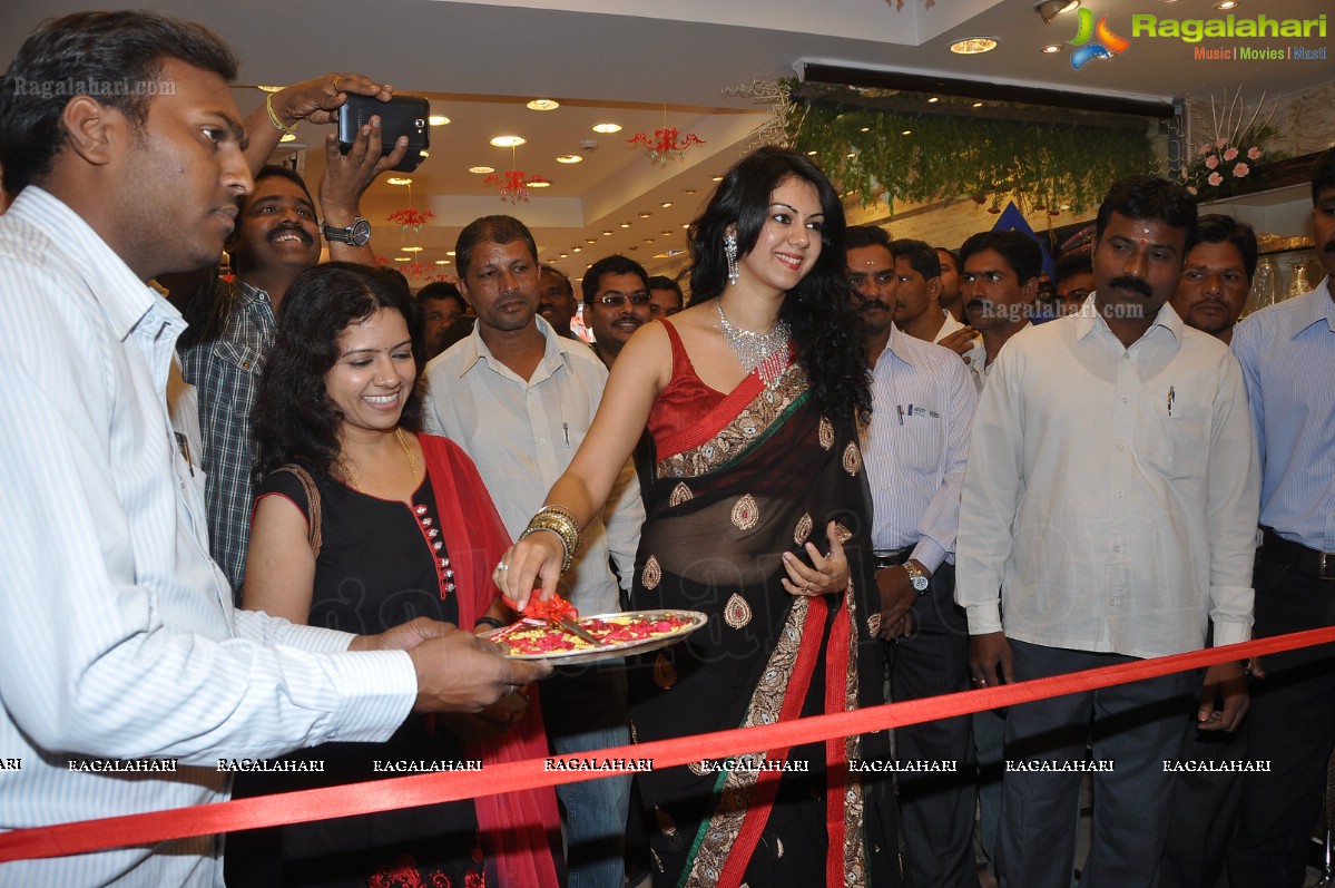 Kamna Jethmalani launches Diamond Jewellery Section at Saree Niketan Shopping Mall, Hyderabad