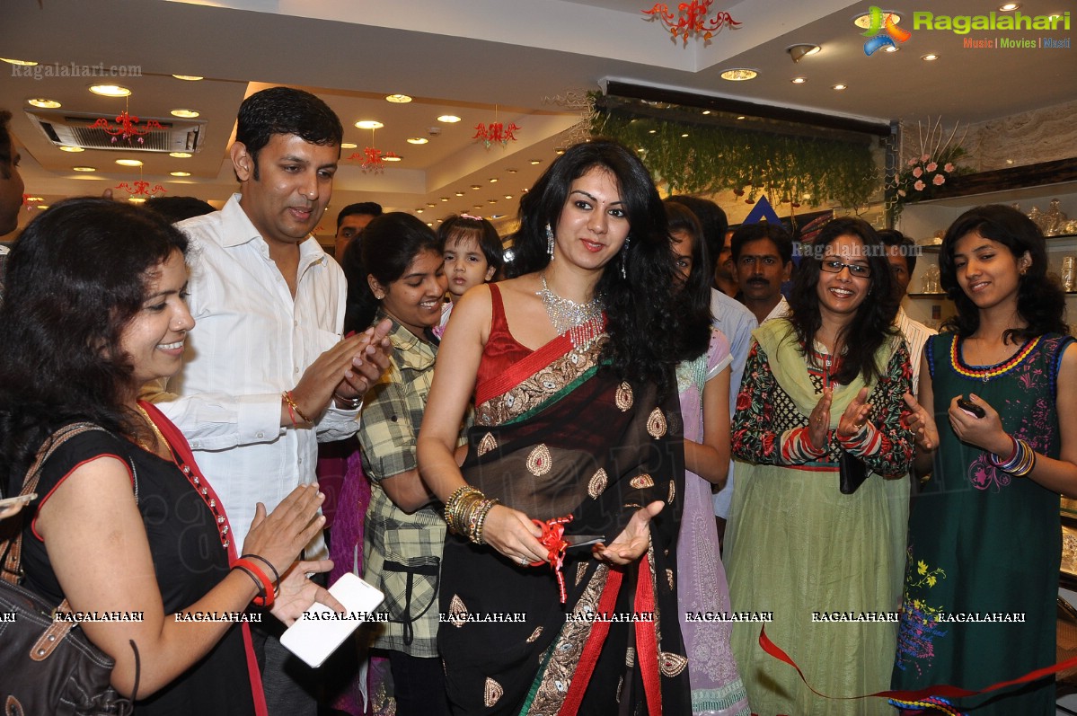 Kamna Jethmalani launches Diamond Jewellery Section at Saree Niketan Shopping Mall, Hyderabad